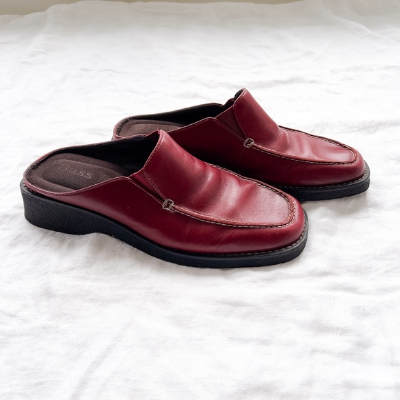 Vintage GH Bass & Co Tiona Oxblood Red Leather Loafer Mules 9.5 Preppy Academia - Picture 2 of 9